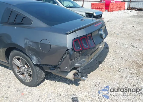 2013 Ford Mustang V6 Premium z USA, uszkodzony, nr VIN 1ZVBP8AM3D5227533